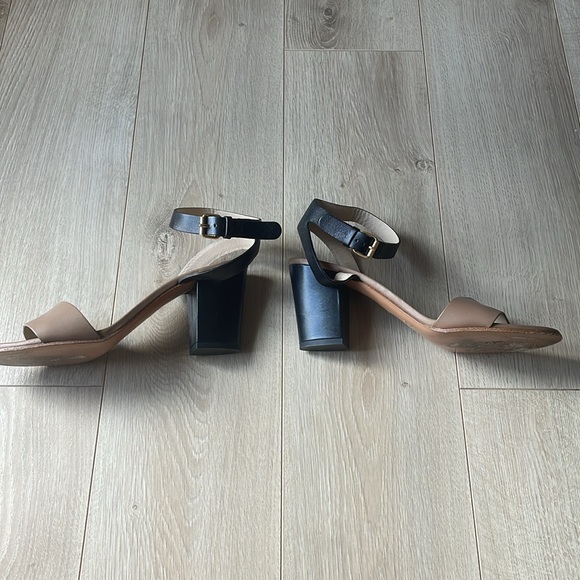 Excellent condition Chole Sandals with chunky heel. Black and tan leather. - Picture 12 of 13